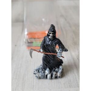 Lemax 2011 spooky town Grim Reaper skeleton Halloween Village accessory